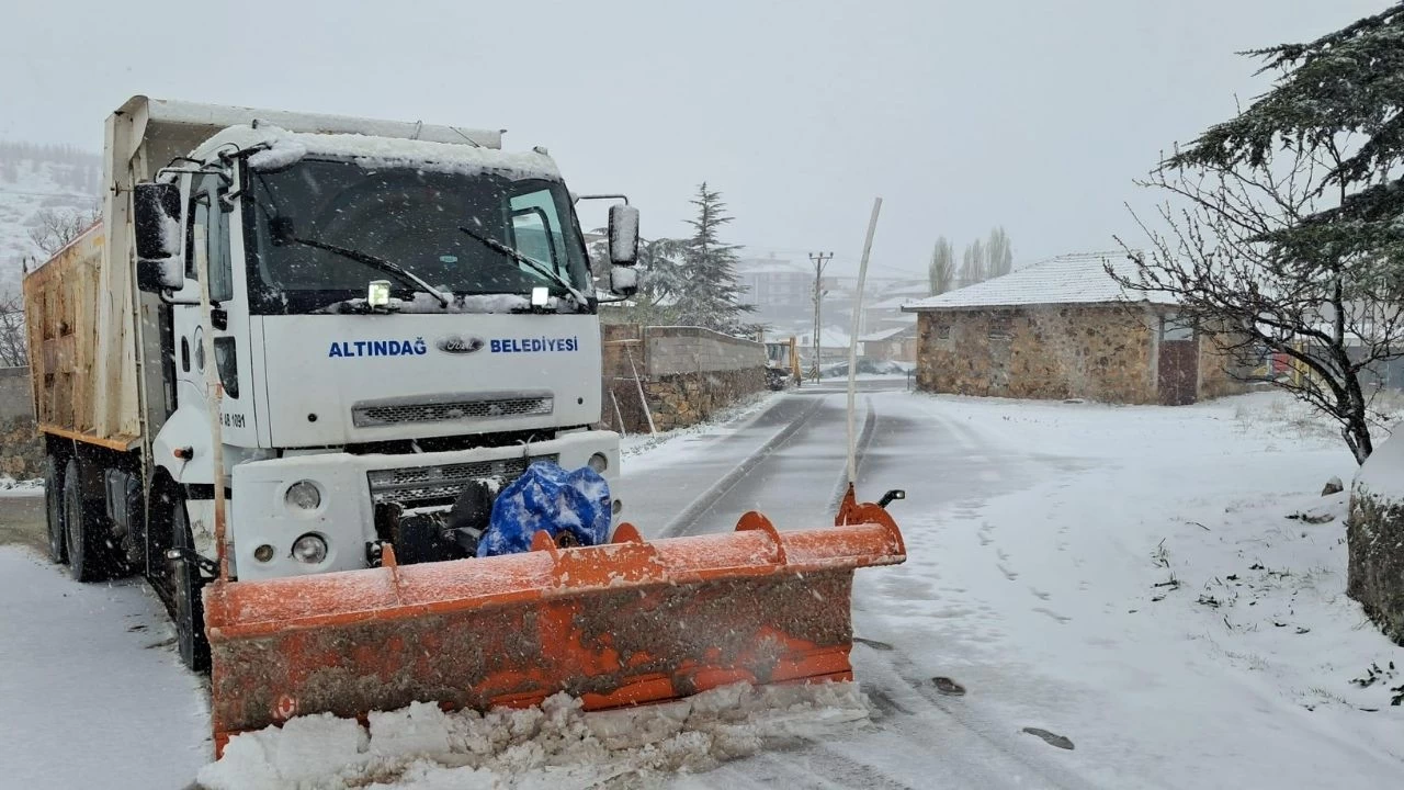 Altındağ’da Kar Mesaisi