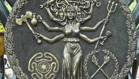 Yunan Mitolojisinin Gizemli Tanrıçası Hekate'nin Esrarengiz Hikayesi ve Kült Merkezleri