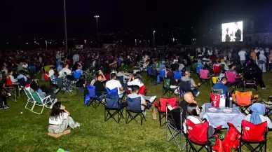 Süt Kardeşler filmi Açık Hava Sinema Günleri'nde seyircilerle buluştu